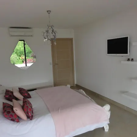 Charmantes 792 Route Inferieure De Cardo Apartment *